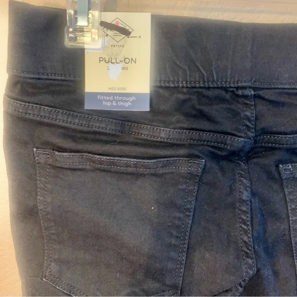 NWT Jeggings 2P St John’s Bay Black Mid-Rise Fitted Elastic Waist Flat Front New - Picture 7 of 13